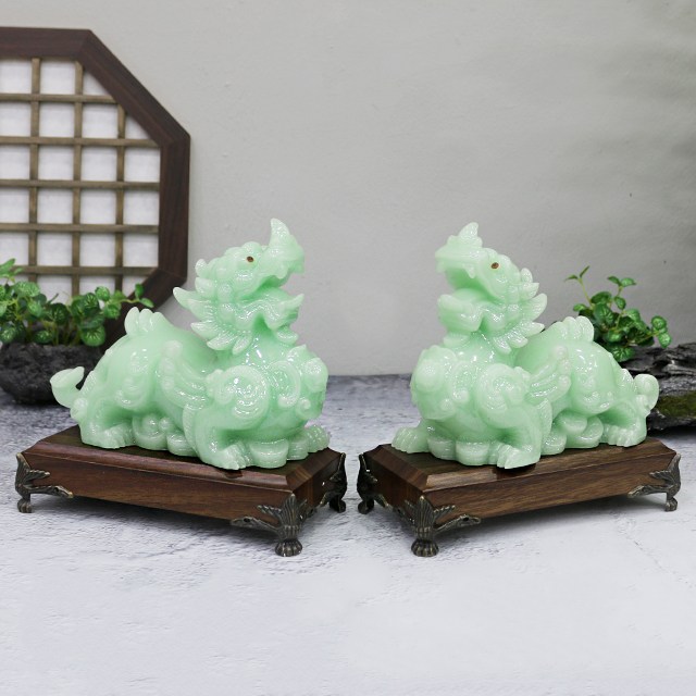 아리공방 고급 원목받침 옥 비휴 장식품 2P  옥장식 용장식 비휴장식 사업선물 집들이선물 풍수소품 158,500원