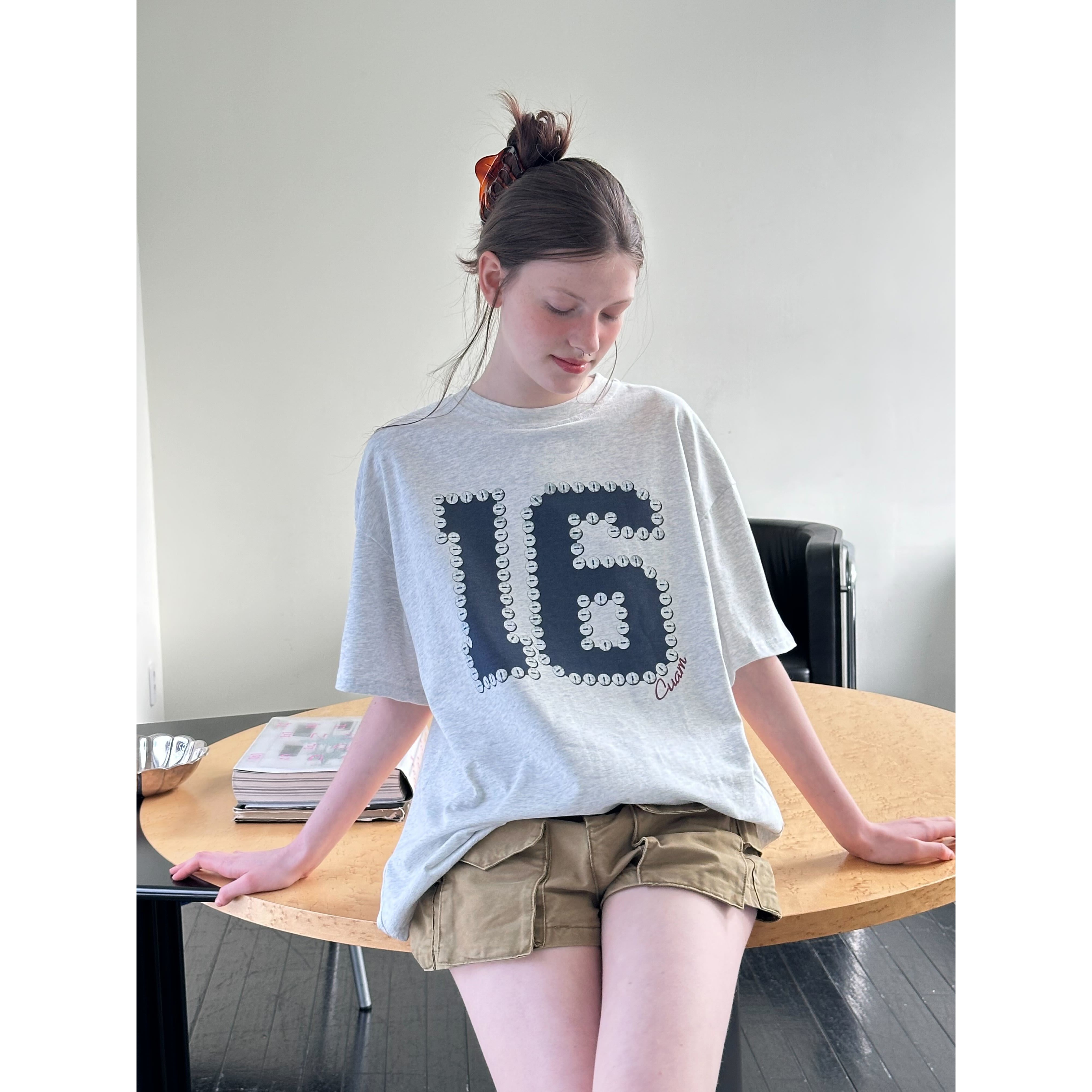 [더모리파크] 16버튼 나염티 여름반팔티 데일리룩 여성티셔츠 42,000원