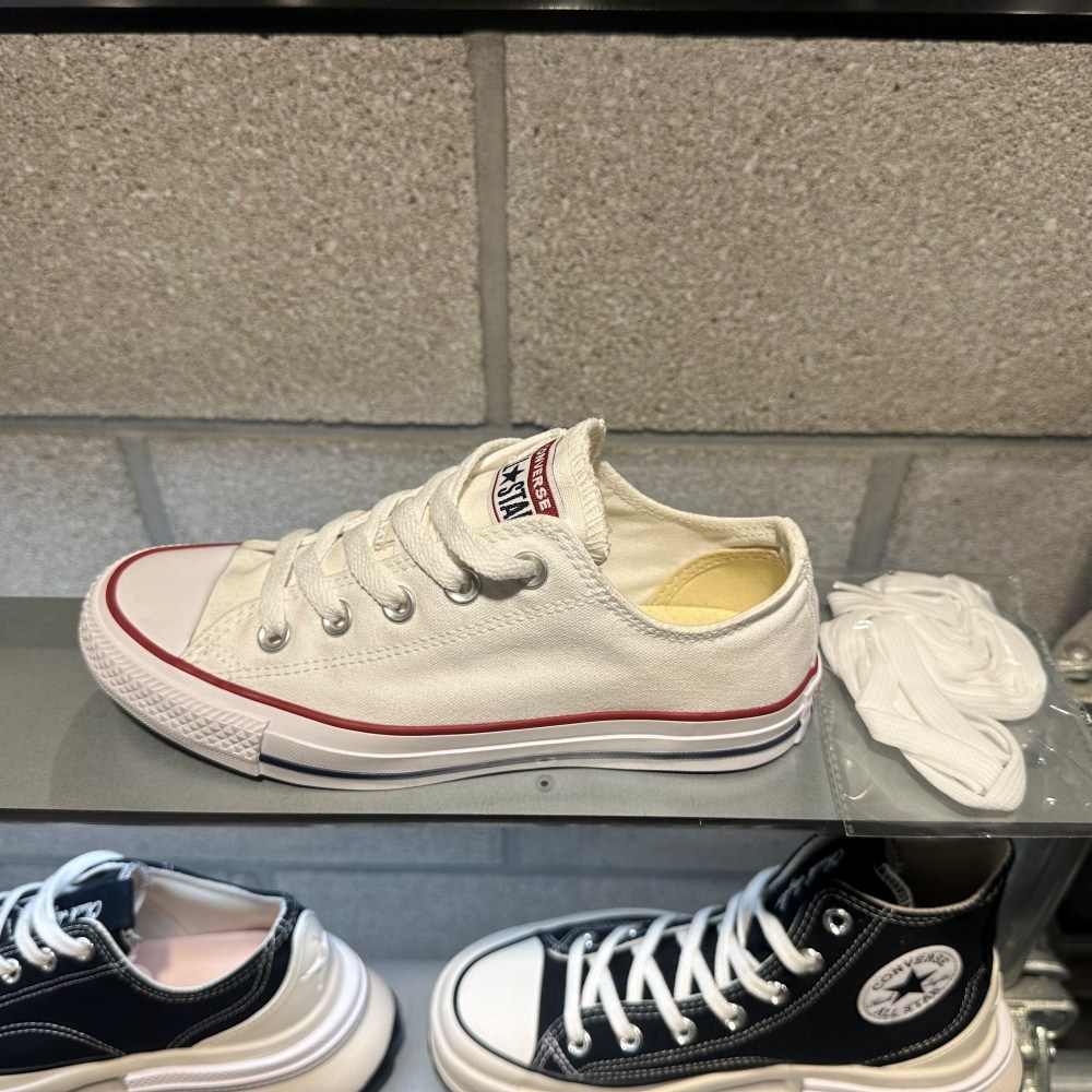 [백화점매장판] 컨버스 척테일러 올스타 클래식 화이트 운동화+신발끈(사은품) 69,000원