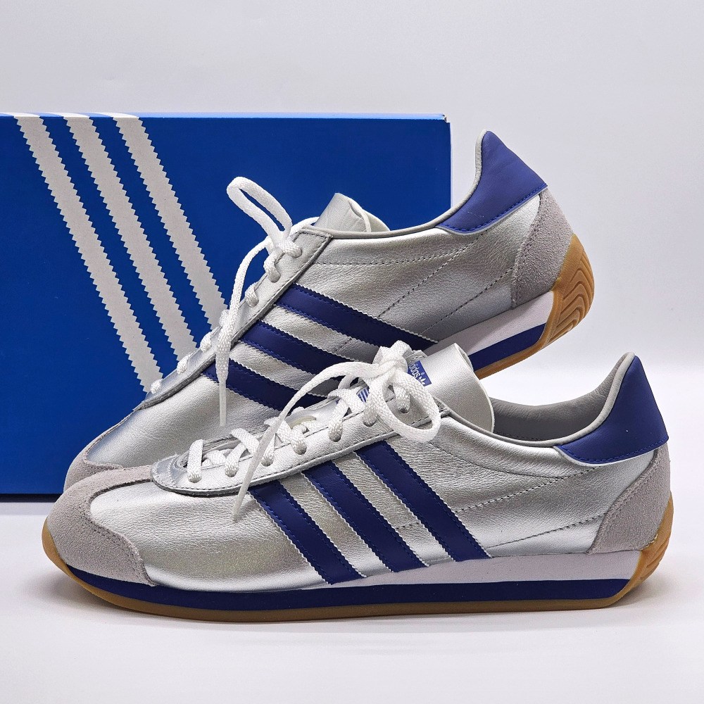 아디다스 컨트리OG 실버블루 남녀공용 스니커즈 발편한 패션화 커플화 러닝화 패션양말증정 103,000원