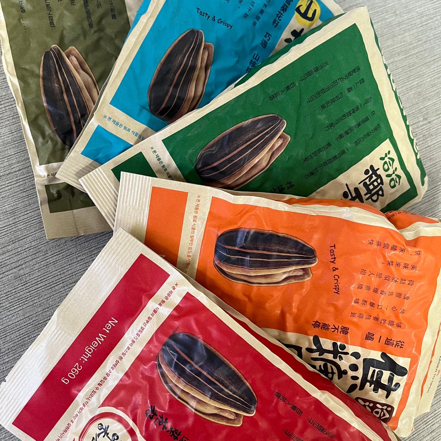 챠챠 해바라기씨 5종 세트 오향1원향1카라멜1피칸1코코넛1, 260g, 1개 16,590원