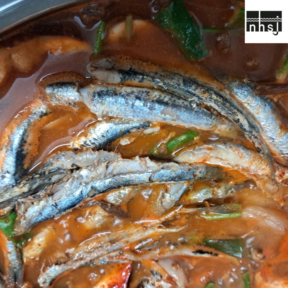 남해 수협 56번 뼈있는 손질 멸치 남해 미조 산지직송 생멸치 튀김 구이 쌈밥 250g 4팩 (소스포함) 간편한 건강한 안전한 밀키트 남해송정수산, 250g, 4개 40,000원