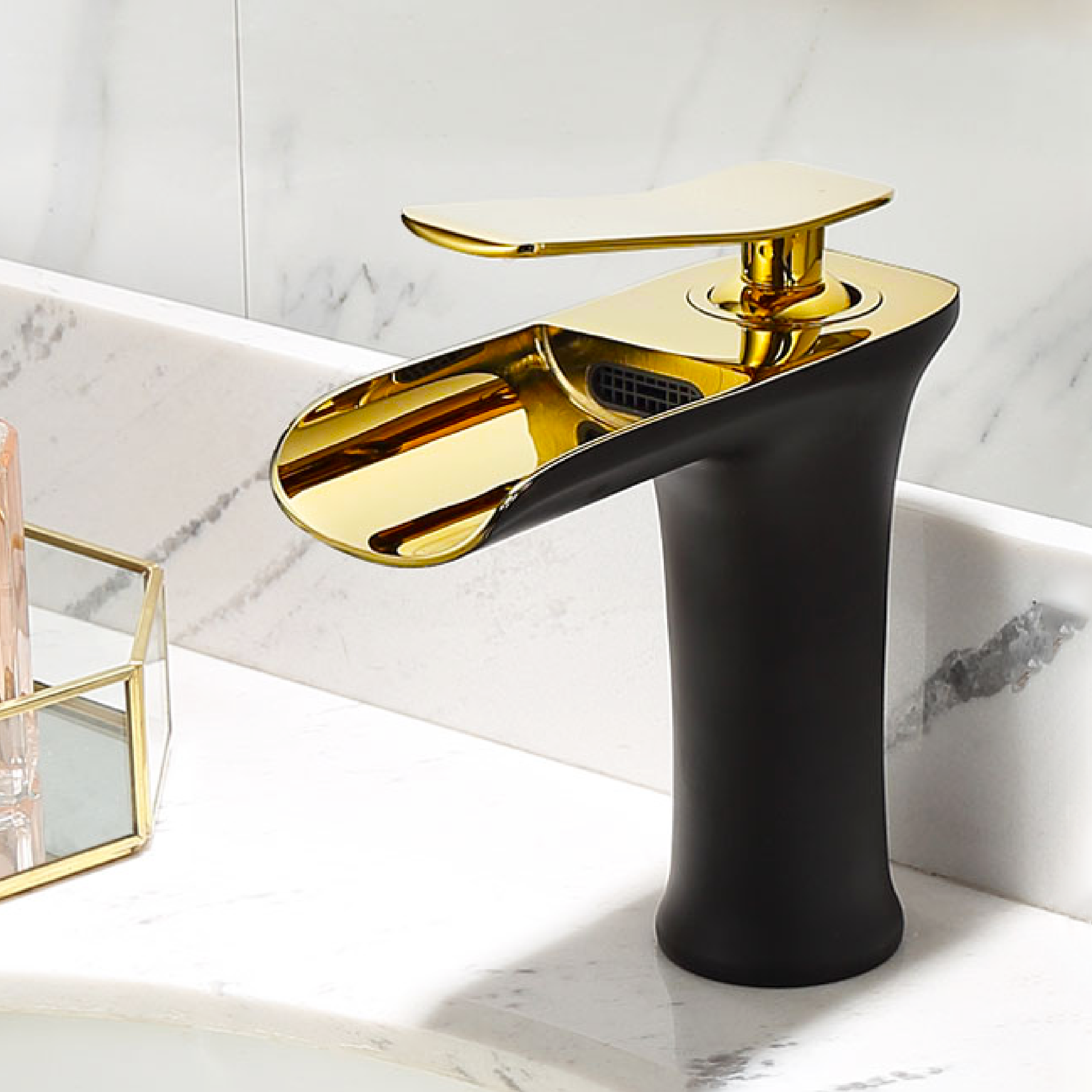 준앤코 BF11 원홀 폭포수 세면대 수전 욕실 탑볼  수도꼭지 68,900원