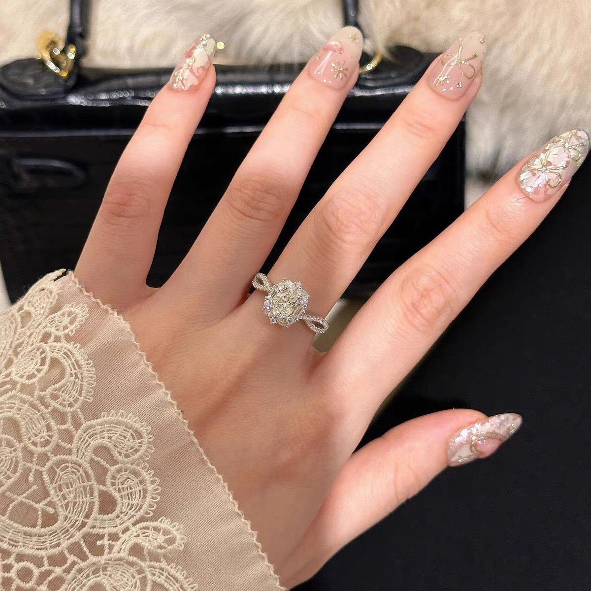 FANSYLI 큐빅 반지 여성 럭셔리 고급스러운 비둘기알 반짝이 반지0824K1 11,600원