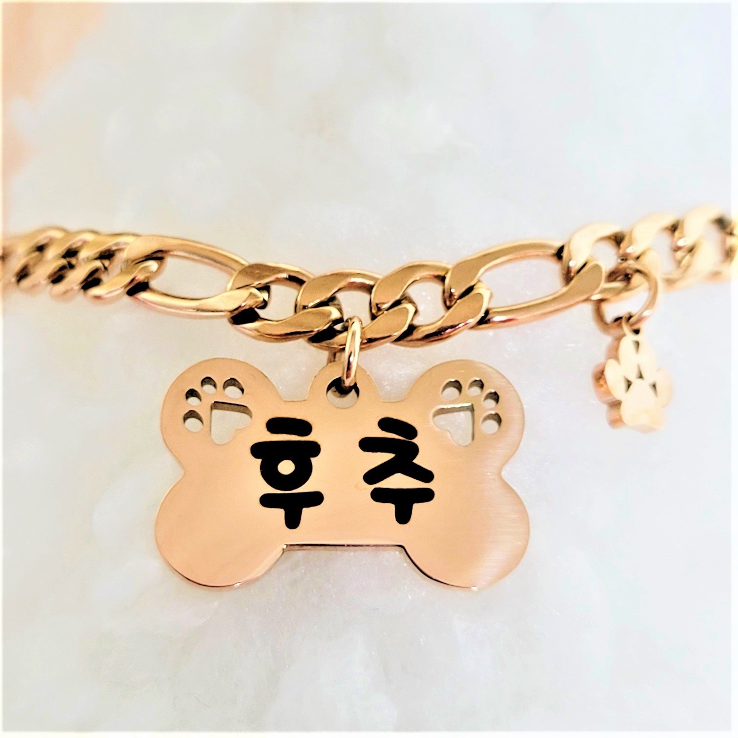 서은이네 애견이름표 소형견,중형견,대형견 강아지 고양이 목걸이 써지컬스틸체인목줄6미리폭(길이조절가능+더블오링연결)+써지컬스틸 뼈모양팬던트(무알레르기)+써지컬스틸 발자국딸랑이 23,900원