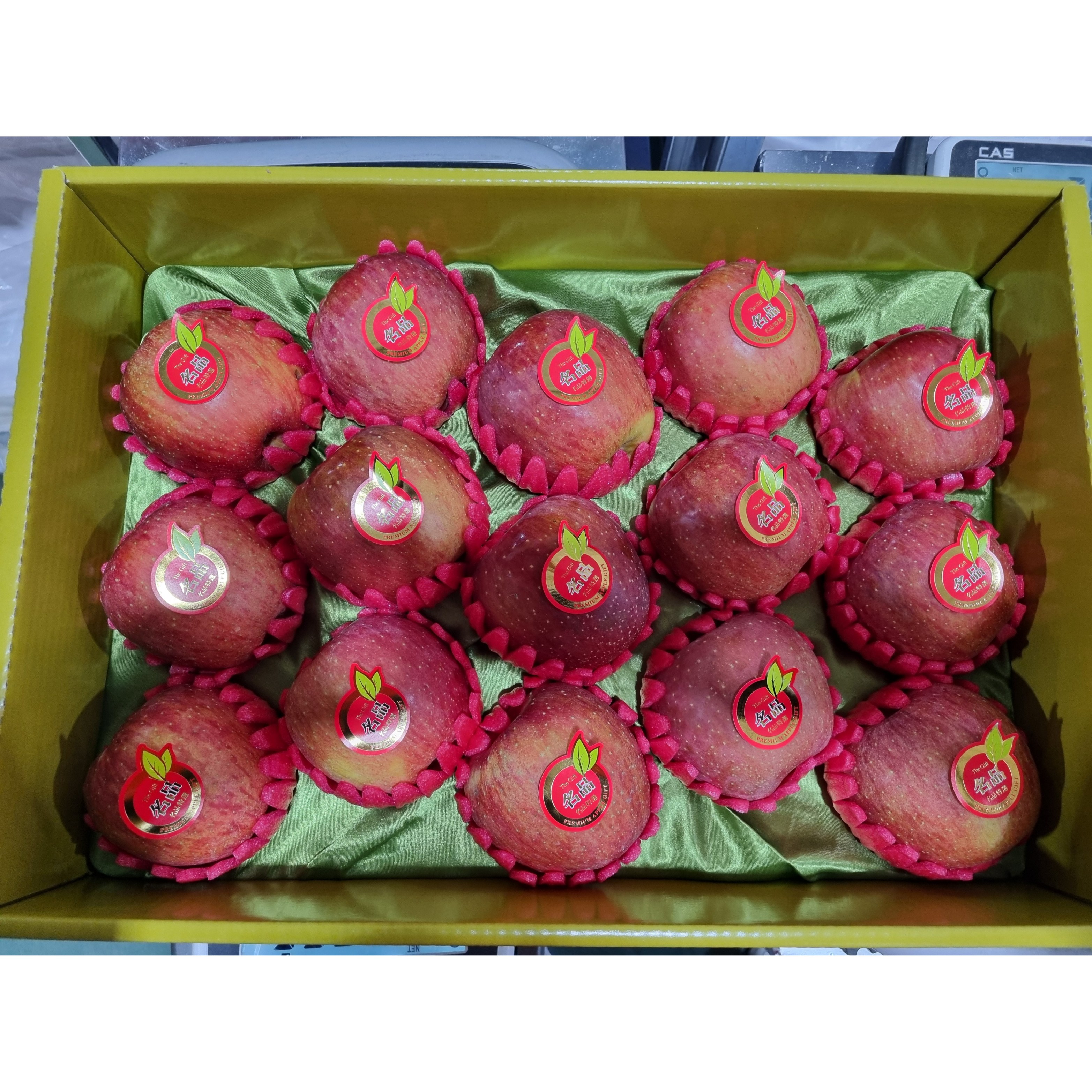 [추석선물 선호1위] 고당도 명품 사과선물세트, 1세트, 대과 3kg(6~9과내외) 44,400원