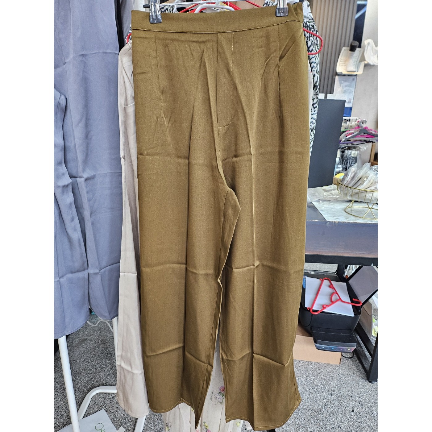 실크 93% 정장핏 뒷허리 고무줄밴딩 라지 엑스라지 생산 겨자색바지 66,150원