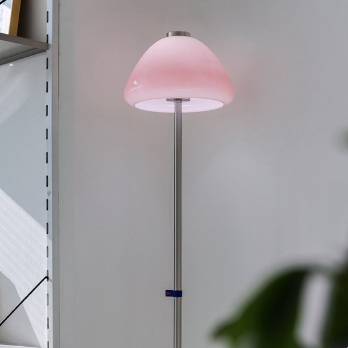 비츠조명 미니멀 모던 거실 장스탠드 플러어 침실 조명 OV-FL004 PUDDING 푸딩 190,000원