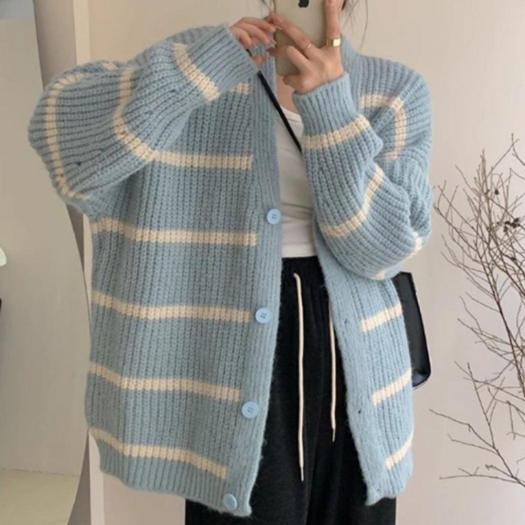 [FW1101] 가디건 스트라이프 니트 여성 단가라 여리여리 스웨터 겨울 편한 코디 데이트룩 41,500원