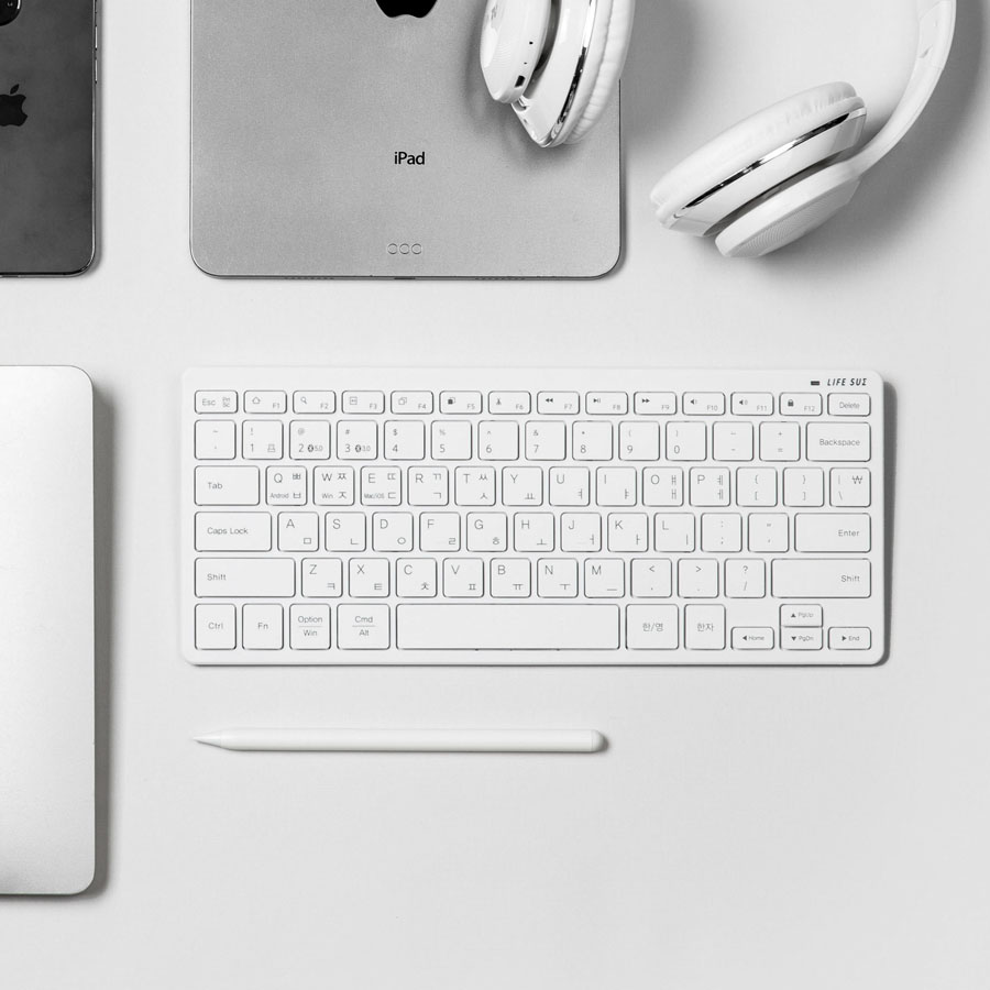 라이프썸 미니 블루투스 키보드(LFS-HA43) C타입 충전식 휴대용 3대기기 멀티 페어링 저소음 19,900원