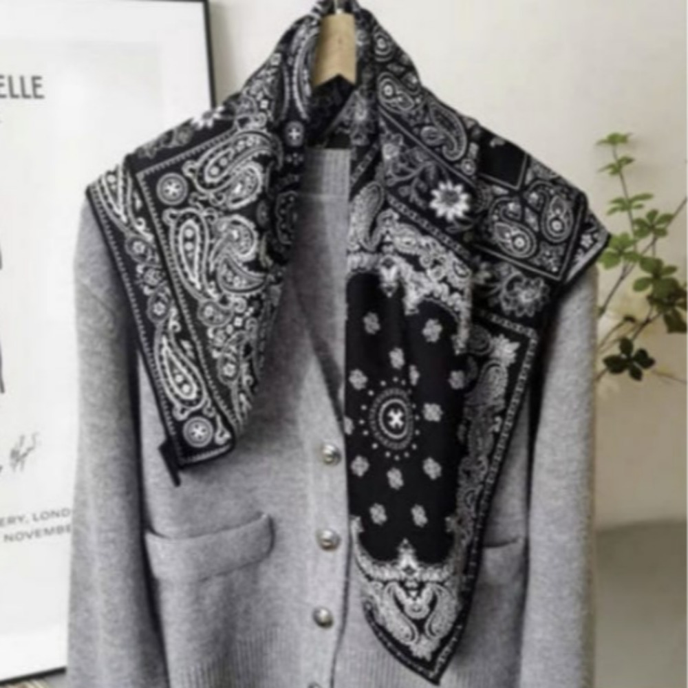 루비앤 력셔리 천연 실크 100% 소재 고퀄리티 고급 우아한 페이즐리 문양 명품 스카프 29,700원