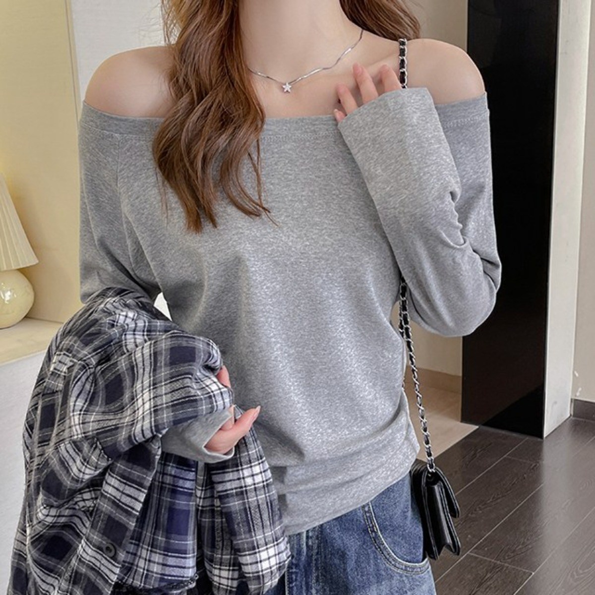 핑크셀럽 오프숄더 모달 티셔츠 19,800원