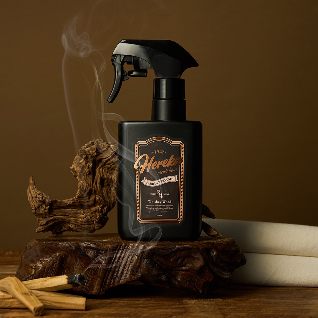 헤레카 패브릭퍼퓸, 위스키우드향 섬유 향수 드레스퍼퓸 섬유스프레이 250ml, 1개, 250ml, 위스키우드향 22,900원