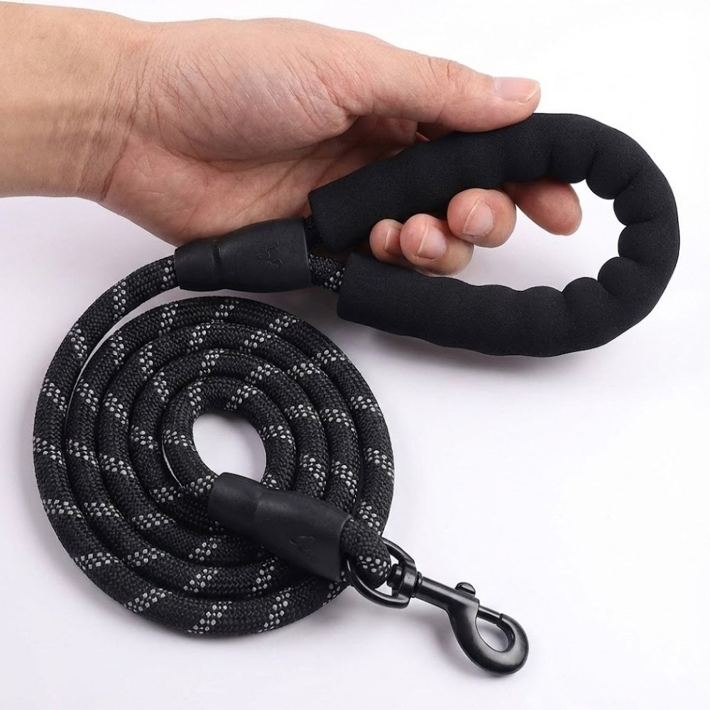 이거슨픽 푹신한손잡이 꼬임방지 빛반사 강아지 리드줄 6,800원