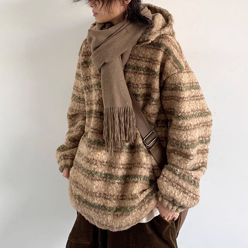 킹앤조이 페시브 뽀글이 반집업 후드 포켓 니트 97,800원