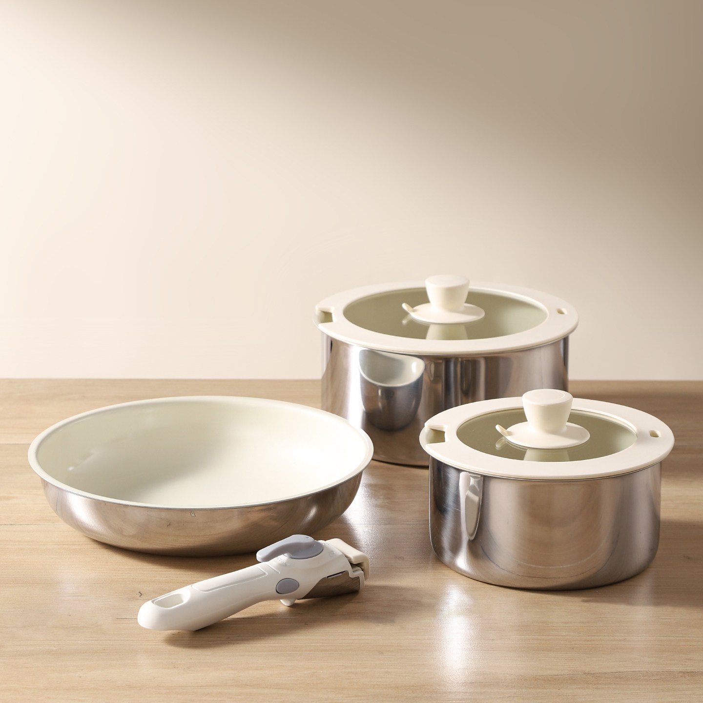 CookBuddy 스텐 인덕션 탈 부착 손잡이 6종 냄비 세트, 1세트, 18cm밀크냄비+22cm탕솥+26cm후라이팬, 크림색 + 실버색 59,900원