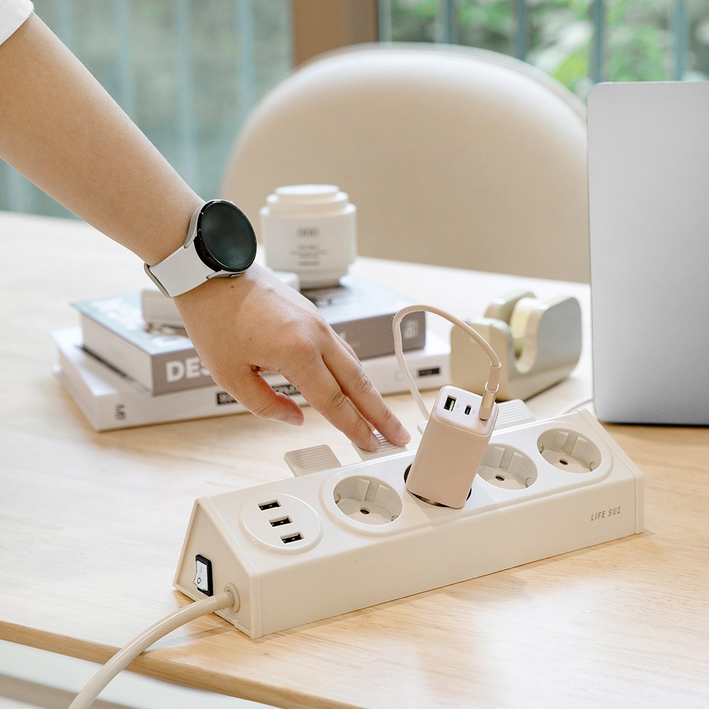 라이프썸 이지클릭 USB 멀티탭 4구 3포트 3M (LFS-HA) 4종 택1 눌러뽑는 멀티탭 4000W 고용량, 1개, 코코넛밀크 29,900원