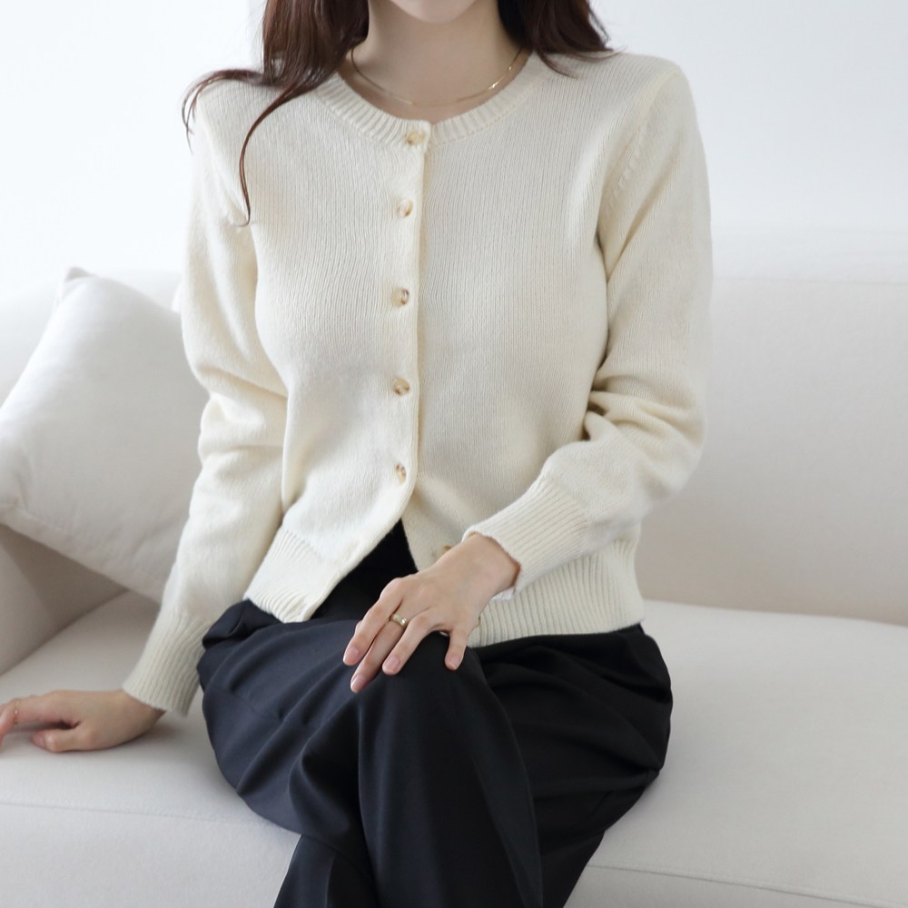 제니트 여성 보송 폭닥 라운드넥 긴팔 니트 가디건 베이직 18,900원