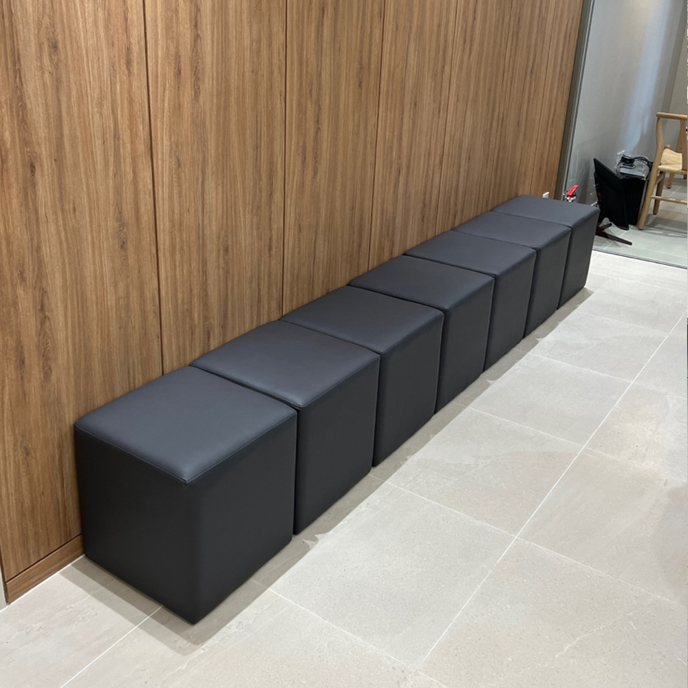 가성비 1인용 화장대 매장 대기 사각 스툴, 검정 70,300원