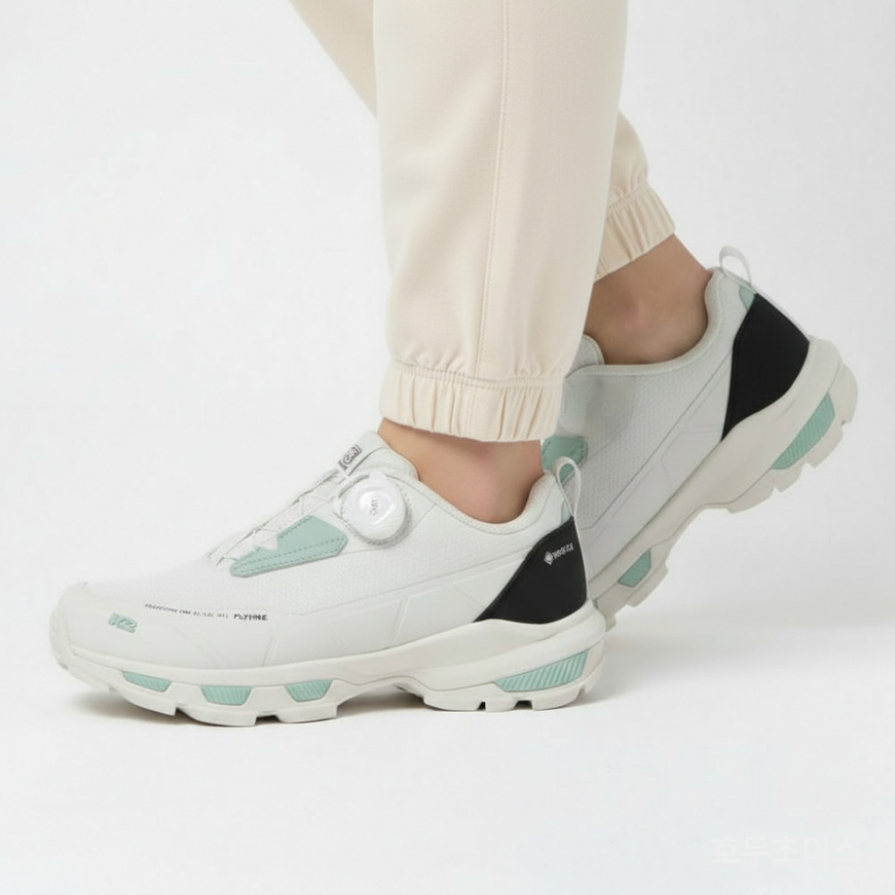 K2 여성 트레킹화 고어텍스 등산화 발볼넓은 다이얼 가벼운 워킹화 100,000원