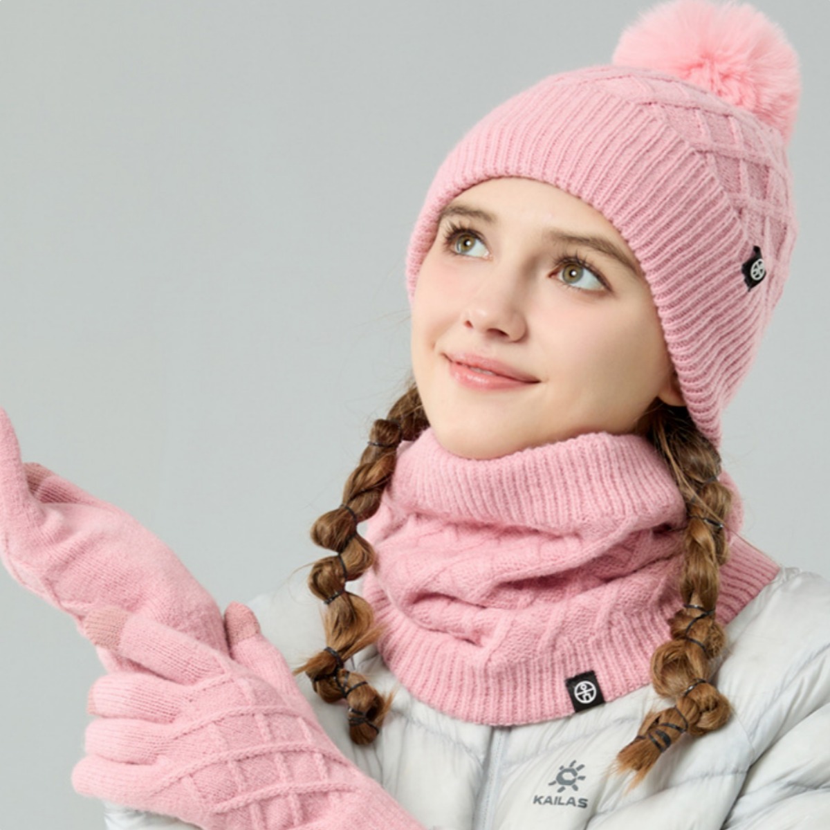 아즈블리 겨울 남녀공용 방울털모자 넥워머 장갑 3종세트 34,500원