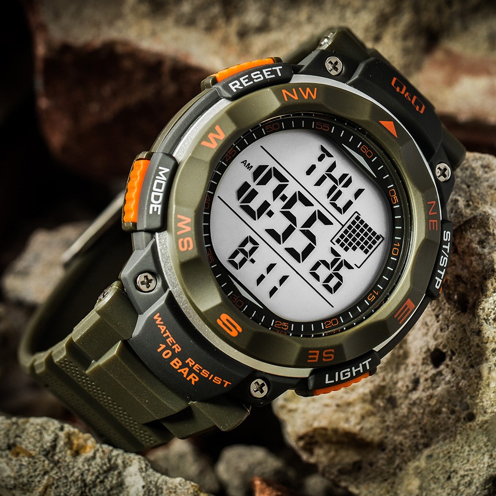 큐앤큐 맨블랙 M124J-003Y 남자 군인 전자 스포츠 방수 시계 33,000원