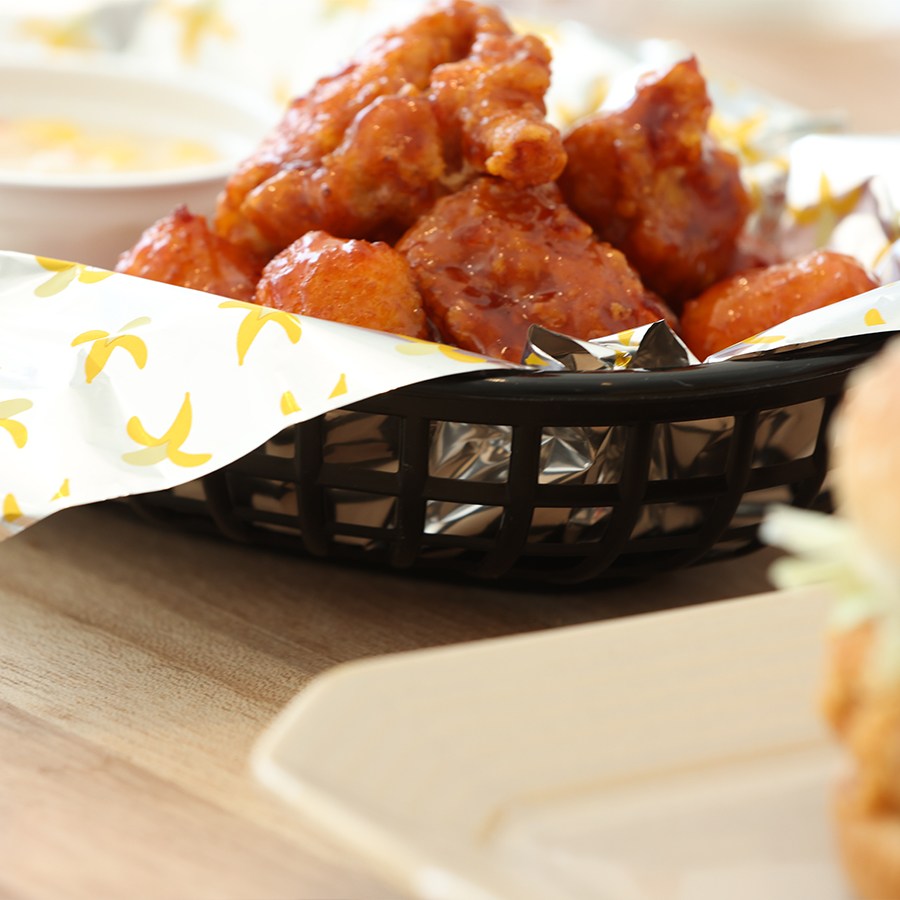 [이우리빙] 레트로 컬러 타원형 플라스틱 햄버거 감자튀김 비스킷 스낵 간식 바스켓 바구니 레드 옐로우 그린 블루 브라운 화이트 블랙 7colors, 블랙 1,300원