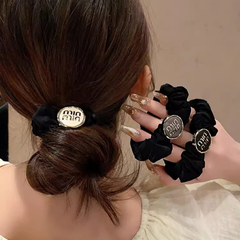 3색 1세트 알파벳 헤어타이 럭셔리 느낌 여성 만두머리 포니테일용 12,600원