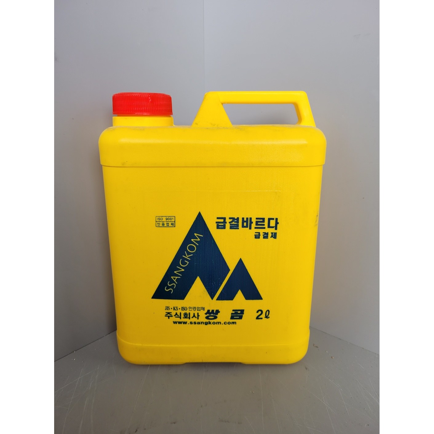 쌍곰 바르다 완결 6L 급결 2L 시멘트 방수재 액방 4,520원