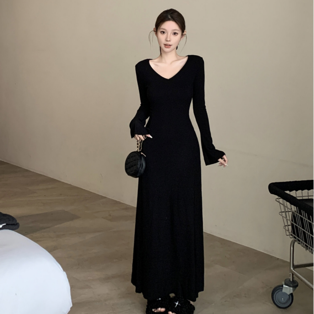 유니크코코 퍼프소매 브이넥 슬림핏 맥시 롱 원피스 op5565 34,200원