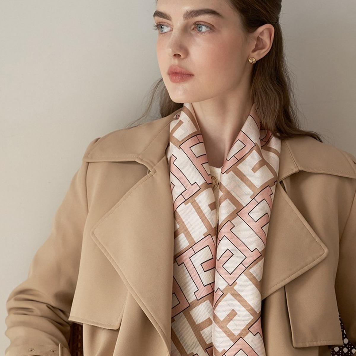 엘르 시크엘르 실크 롱 스카프 SE349S304 24,000원