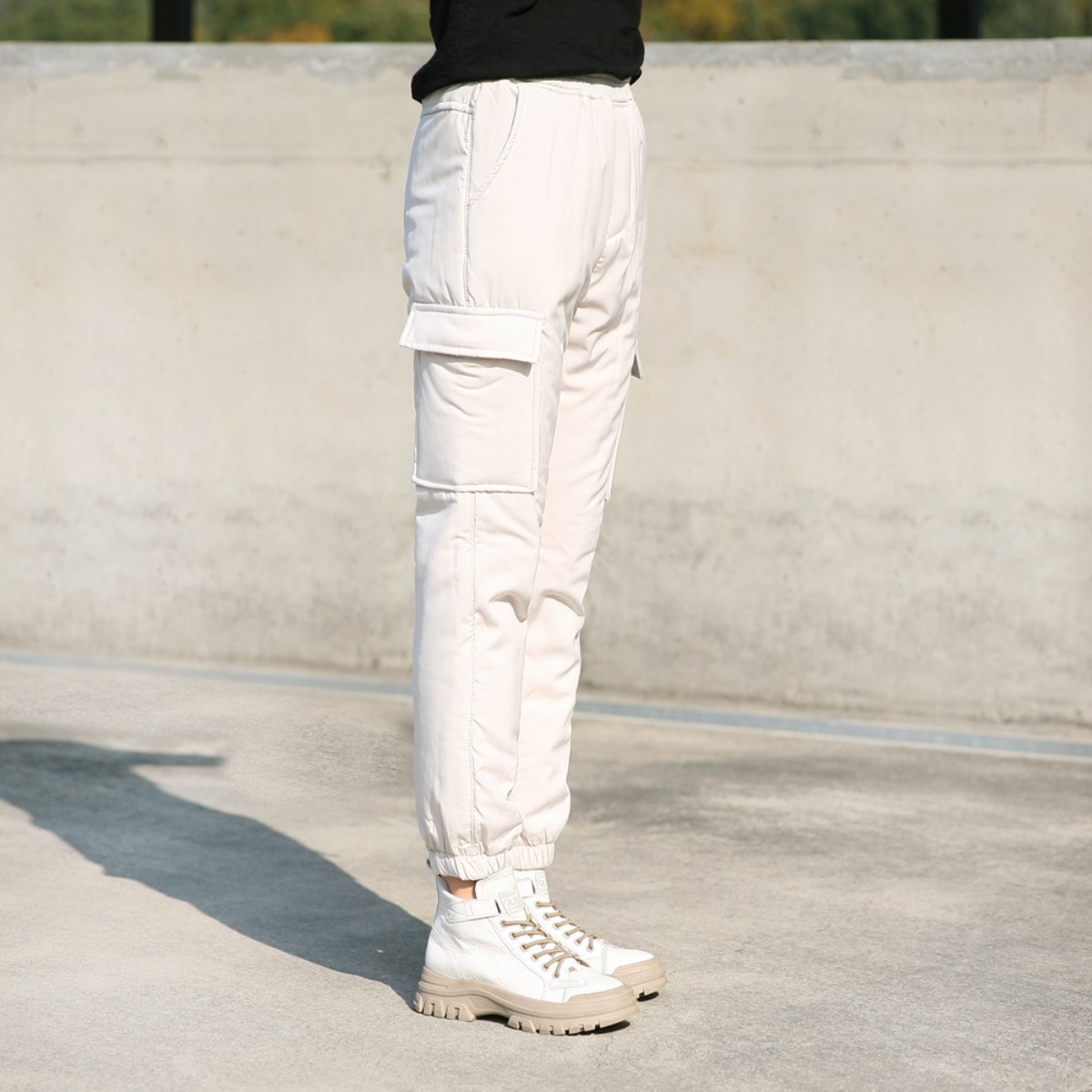 동대문스타일 여성 패딩바지 누빔 카고 조거 밴딩 팬츠 가볍고 보온성 좋은 여자 겨울 방한바지 SW패딩조거 19,700원