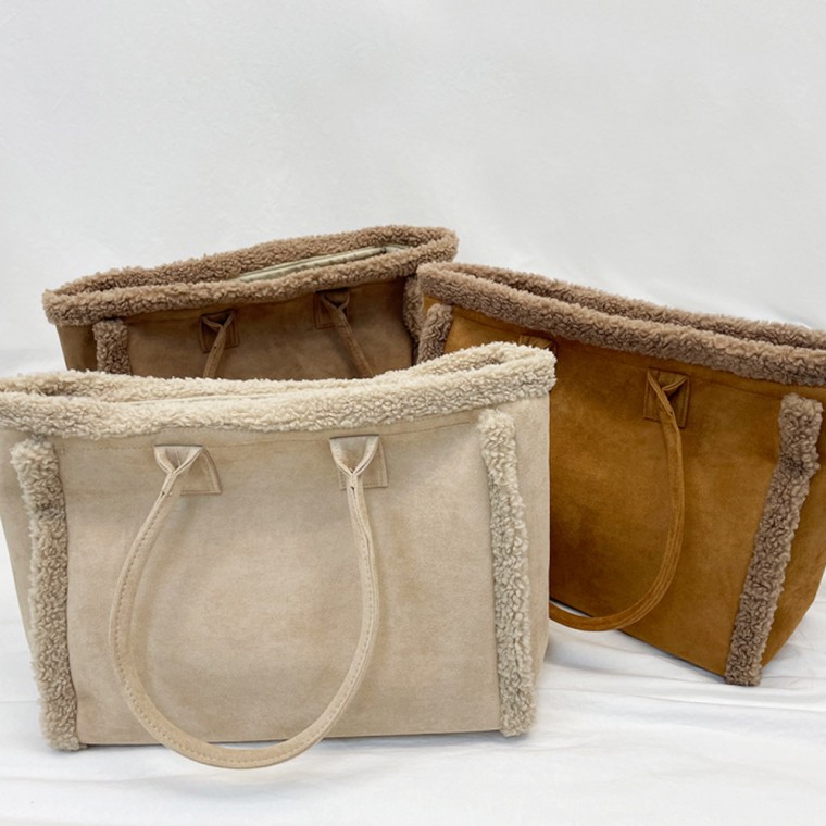 LND (당일출고) 벨루아 무스탕 숄더백 여성 겨울 퍼 가방 겨울 스웨이드 67,400원