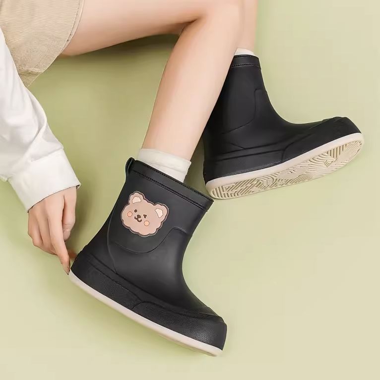 하모리 여성 귀여운 패션 레인부츠 발편한 통굽 미끄럼방지 가벼운 장화 13,900원