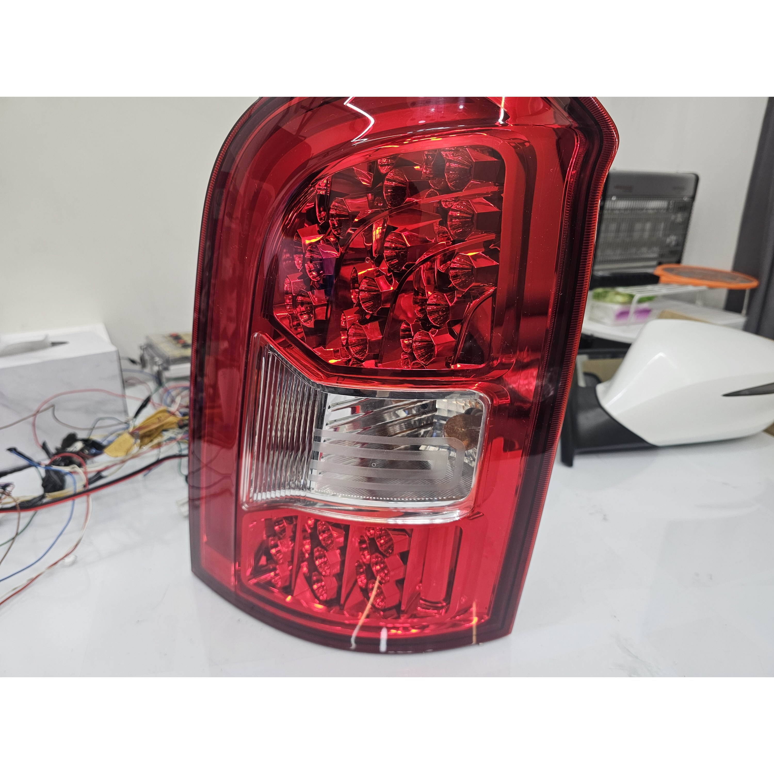 렉스턴W 브레이크등 데루등 후미등 테일램프 컴비네이션램프 조수석 중고품 110,000원