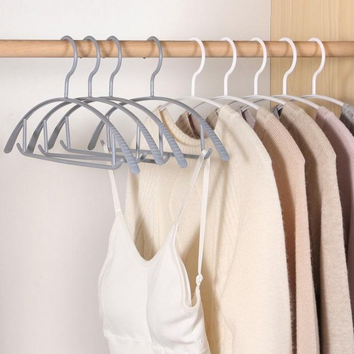 온모아 어깨뿔방지 논슬립 옷걸이 6,350원