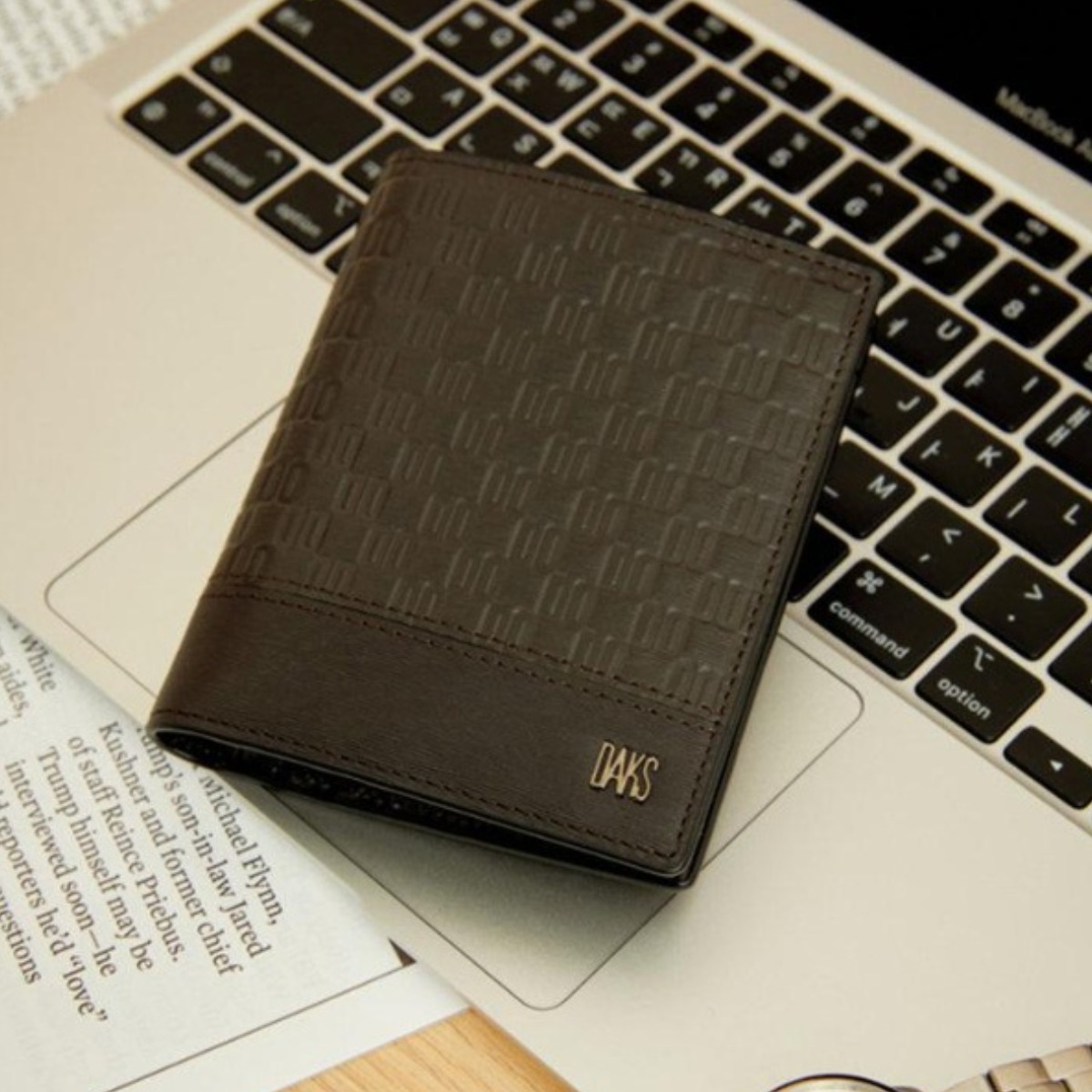 닥스 [플랜스토리]닥스가죽지갑, 남성지갑,아빠선물, 백화점정품,선물포장 브라운 DD로고 소가죽 중지갑 (WBWA5E730W3) 135,670원