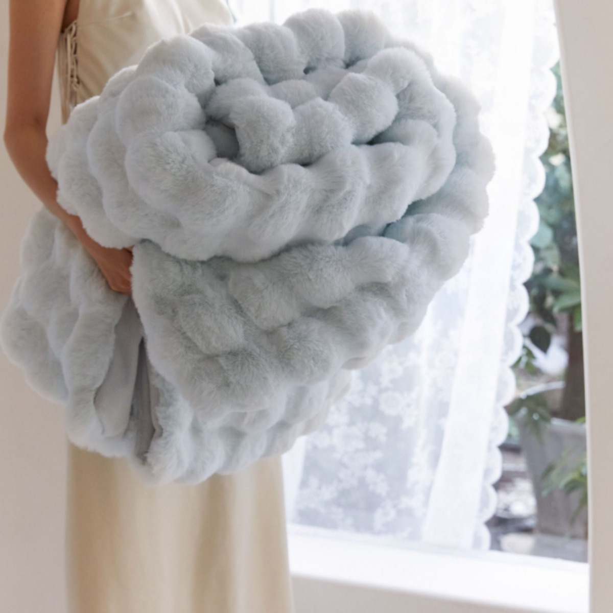 극세사 버블 무릎담요 포근한 거실 침실용 블랭킷 사무실 낮잠담요 캠핑 담요 겨울 보온 담요 14,900원