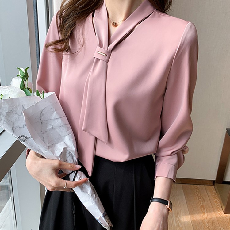 로렌미 메탈장식 타이넥 블라우스 S250806FW-15 25,900원