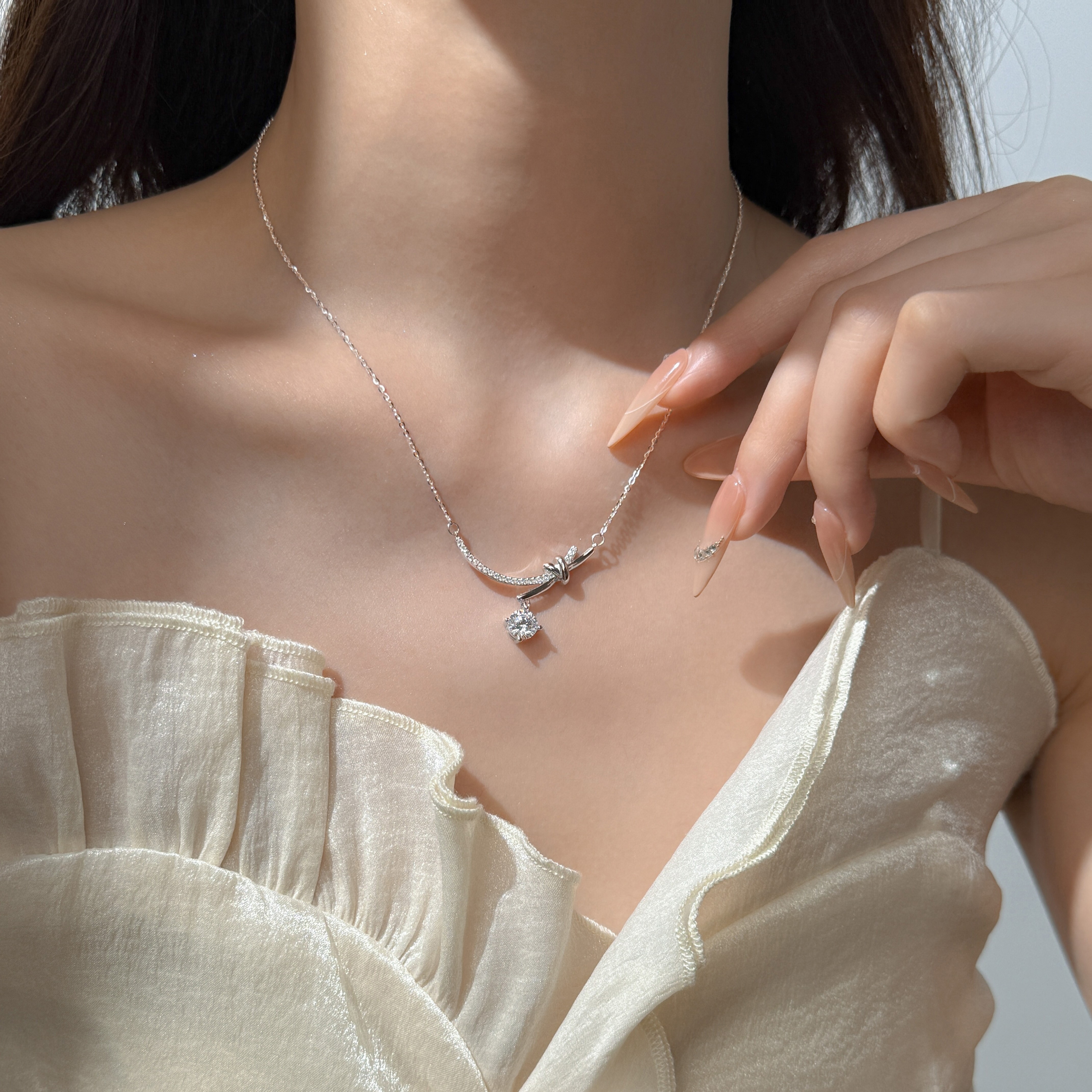 매듭 디자인 모이사나이트 목걸이 1캐럿 S925 순은 14K/18K 도금 고급스러운 여성 주얼리 GRA 인증 선물 148,800원