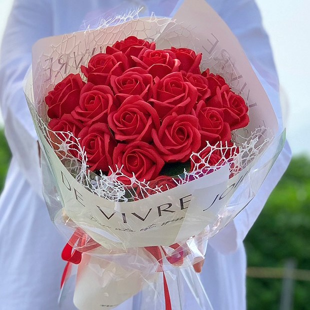 20송이장미 부케꽃다발 레드 비누꽃다발 졸업식 입학식 연주회 시상식 축하선물 화이트데이 프로포즈 27,000원