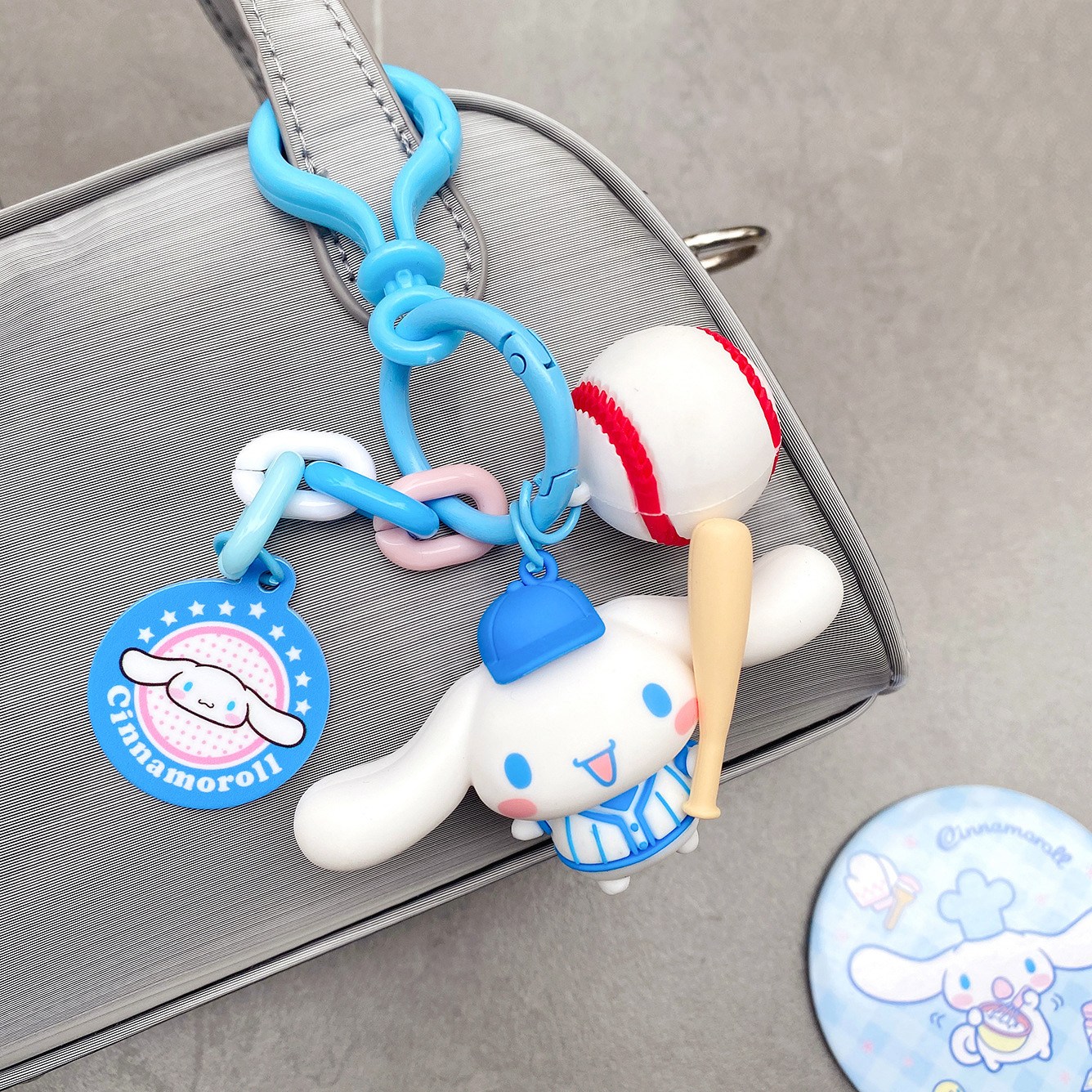 산리오 캐릭터 스포츠 키링 열쇠 에어팟 가방 고리, 야구 시나모롤, 1개 8,900원