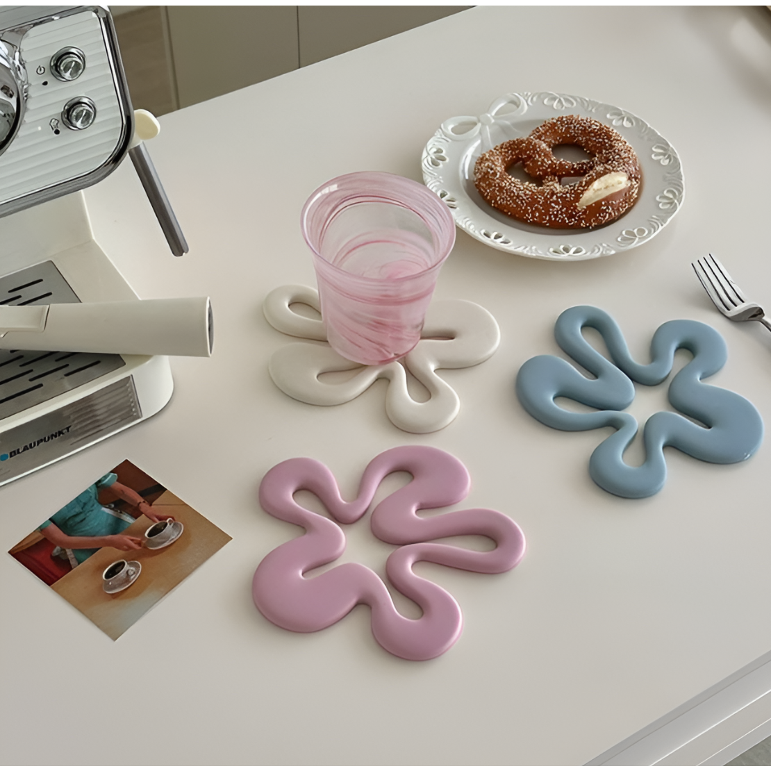 클레미엄 1+1+1 실리콘 플로랄 코스터 냄비받침 플라워 꽃무늬 논슬립 파스텔, 1개, 그레이 콤보 12,910원