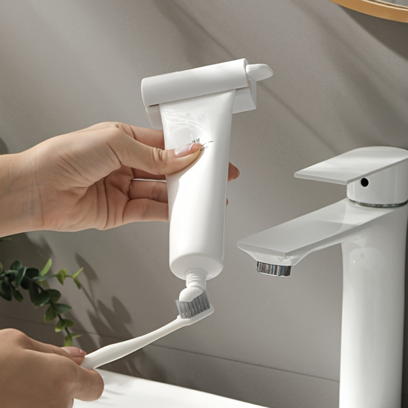 자석으로 못 없이 간편 설치 가능한 벽걸이 치약 짜개 6,200원