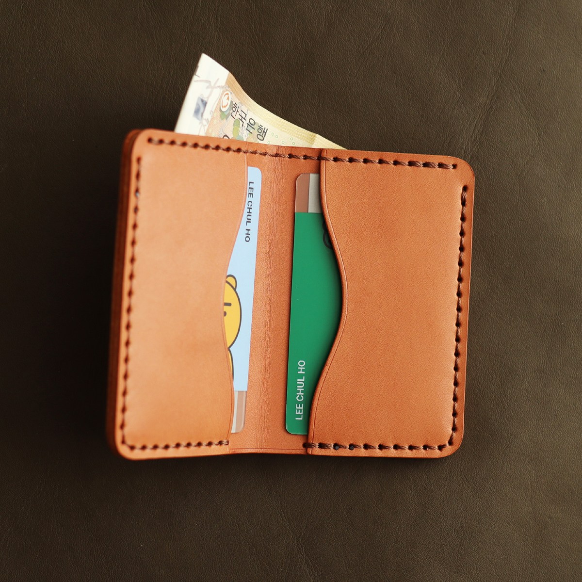 수제 가죽 지폐수납 카드지갑 베지터블 파라핀카멜 36,000원