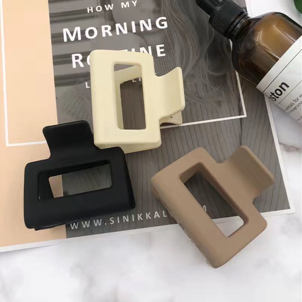 그리뉴얼 심플 헤어 사각 머리 집게핀 3개세트 8,800원