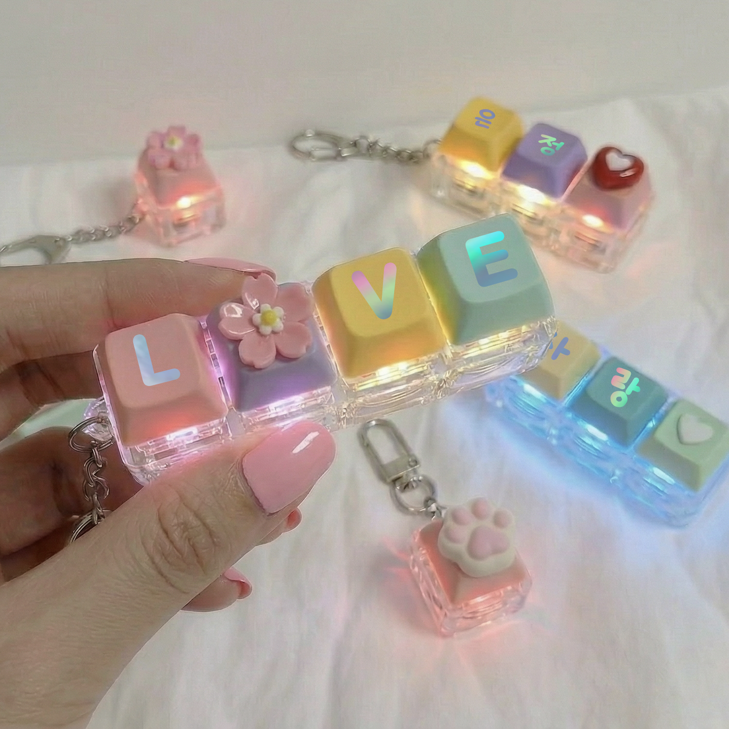 LED 야광 커스텀 키보드 키캡 클릭커 네임택 벚꽃 고양이 딸깍이 피젯 토이 스위치 키링, 1개, 2구 이니셜레터링(비즈없음) 7,900원