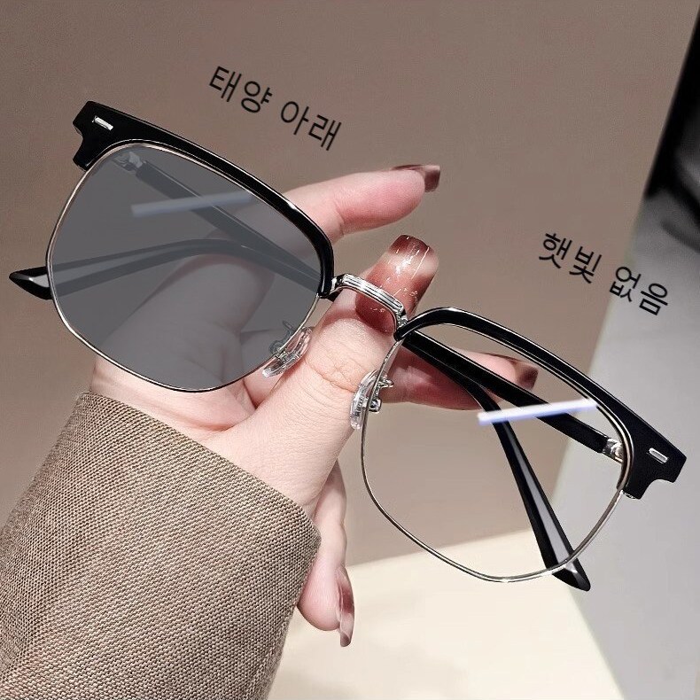 DZX 남녀공용 변색 패션 블루라이트 차단 안경 가벼운 사각 뿔테 선글라스 15,950원