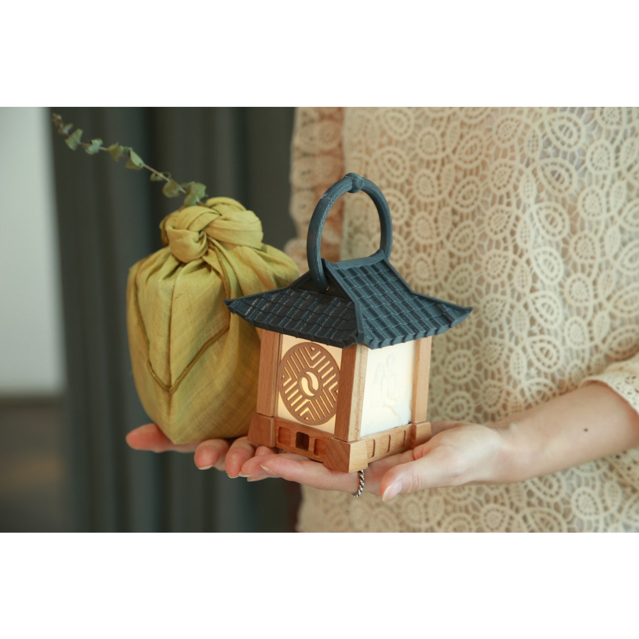 카렌홈데코 한옥등 외국인이 좋아하는 한국적인 선물 경복궁무드등 75,000원