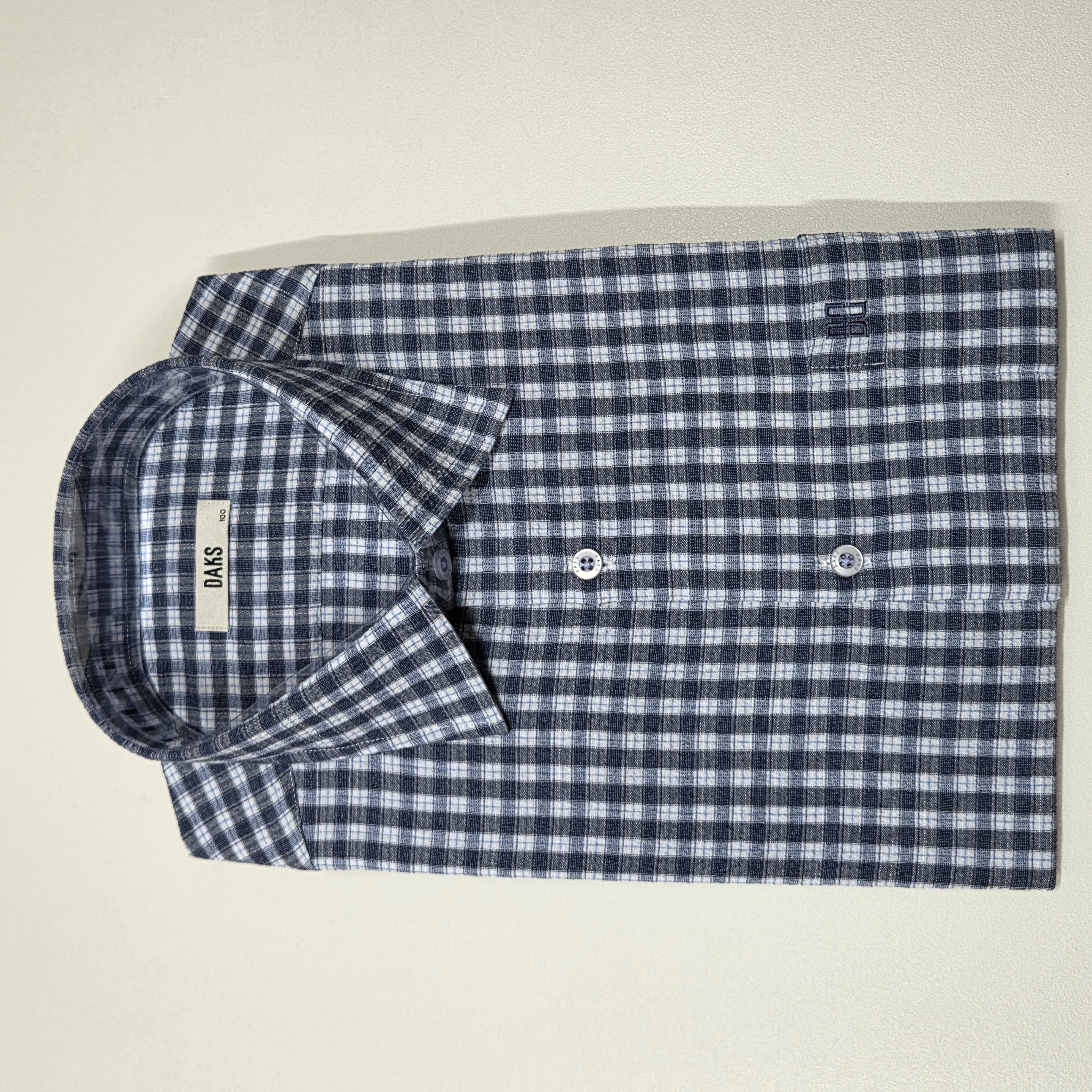 닥스셔츠 [26년SS신상품][백화점인기상품] 데일리 캐주얼룩 & 출근룩까지 손색 없는 레귤러핏 잔체크 네이비 반팔셔츠 90,000원